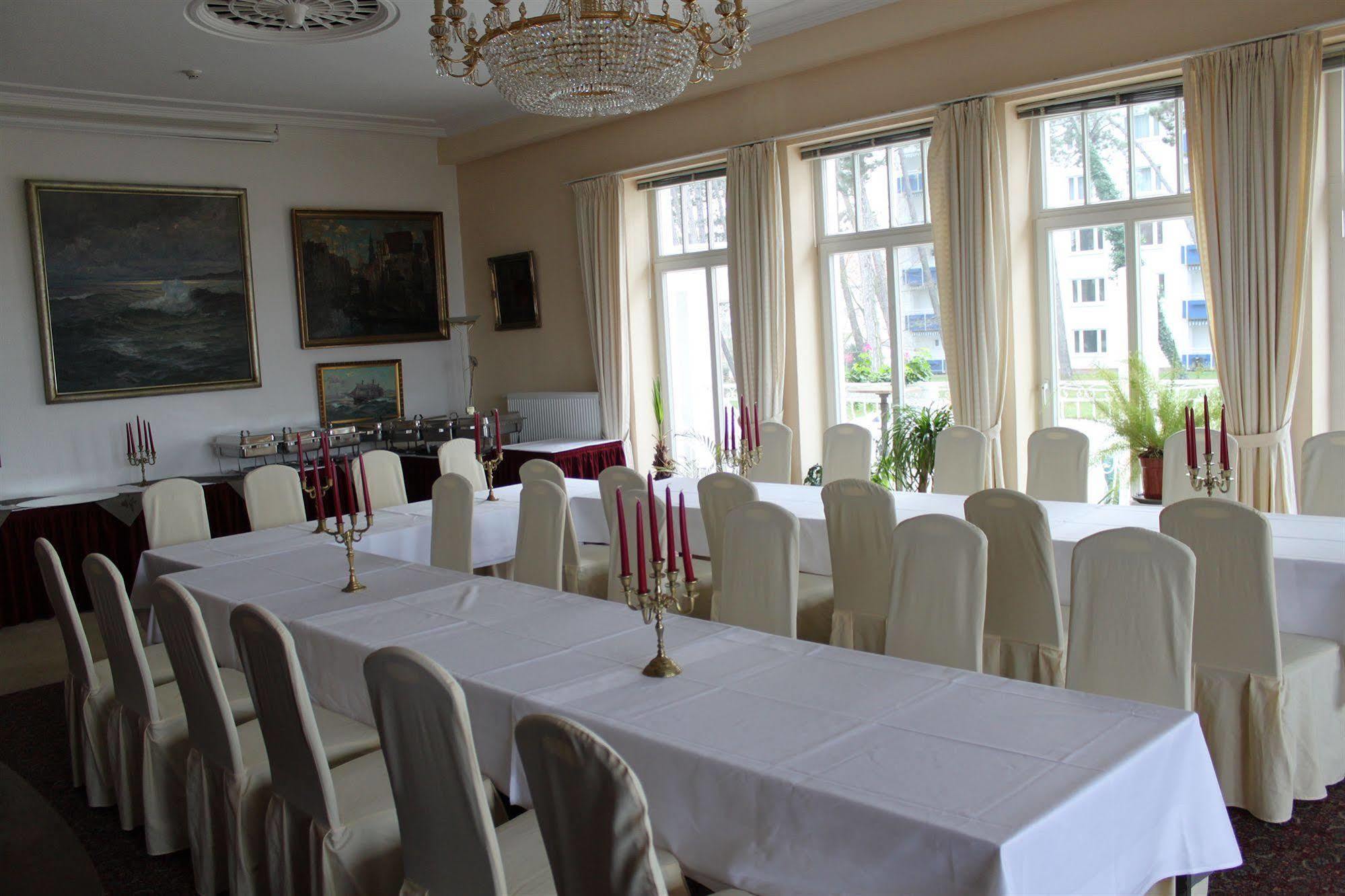 Hotel Stolteraa Rostock Exteriör bild